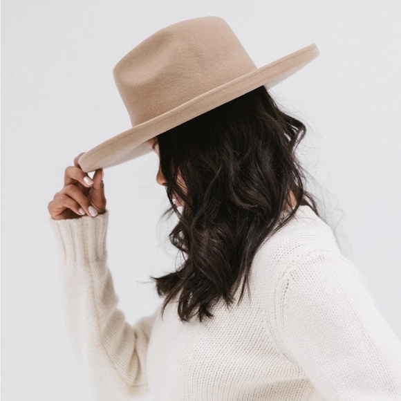 🤎💫 GIGI PIP x CARA LOREN MAUDE PENCIL BRIM HAT